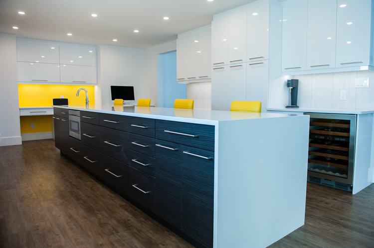 Modern High Gloss Slab Kitchen Cabinets