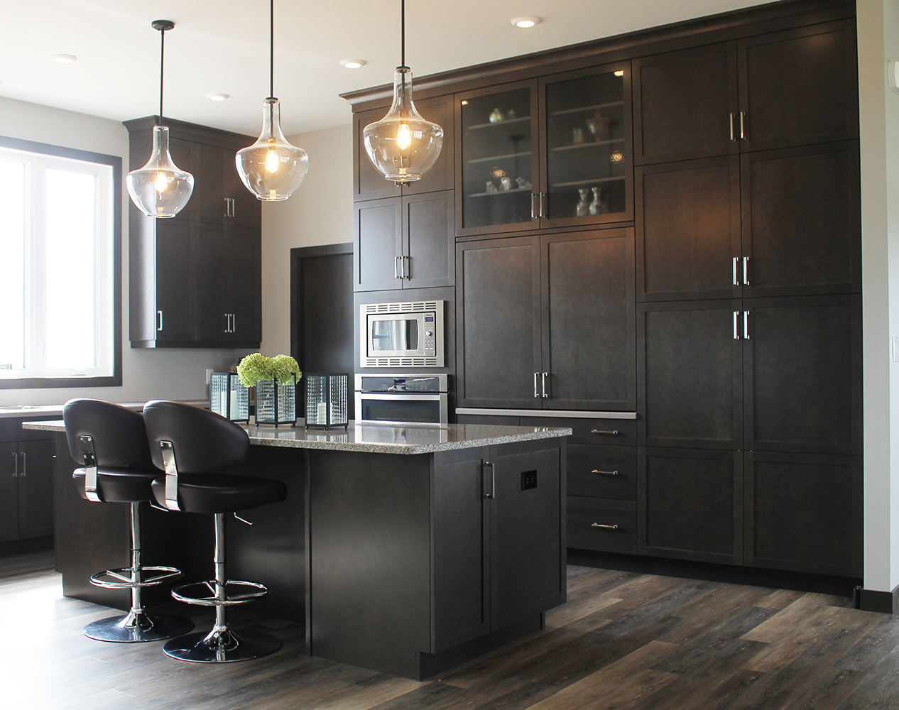 Maple Cabinets in Dark Stain with Modern Accents