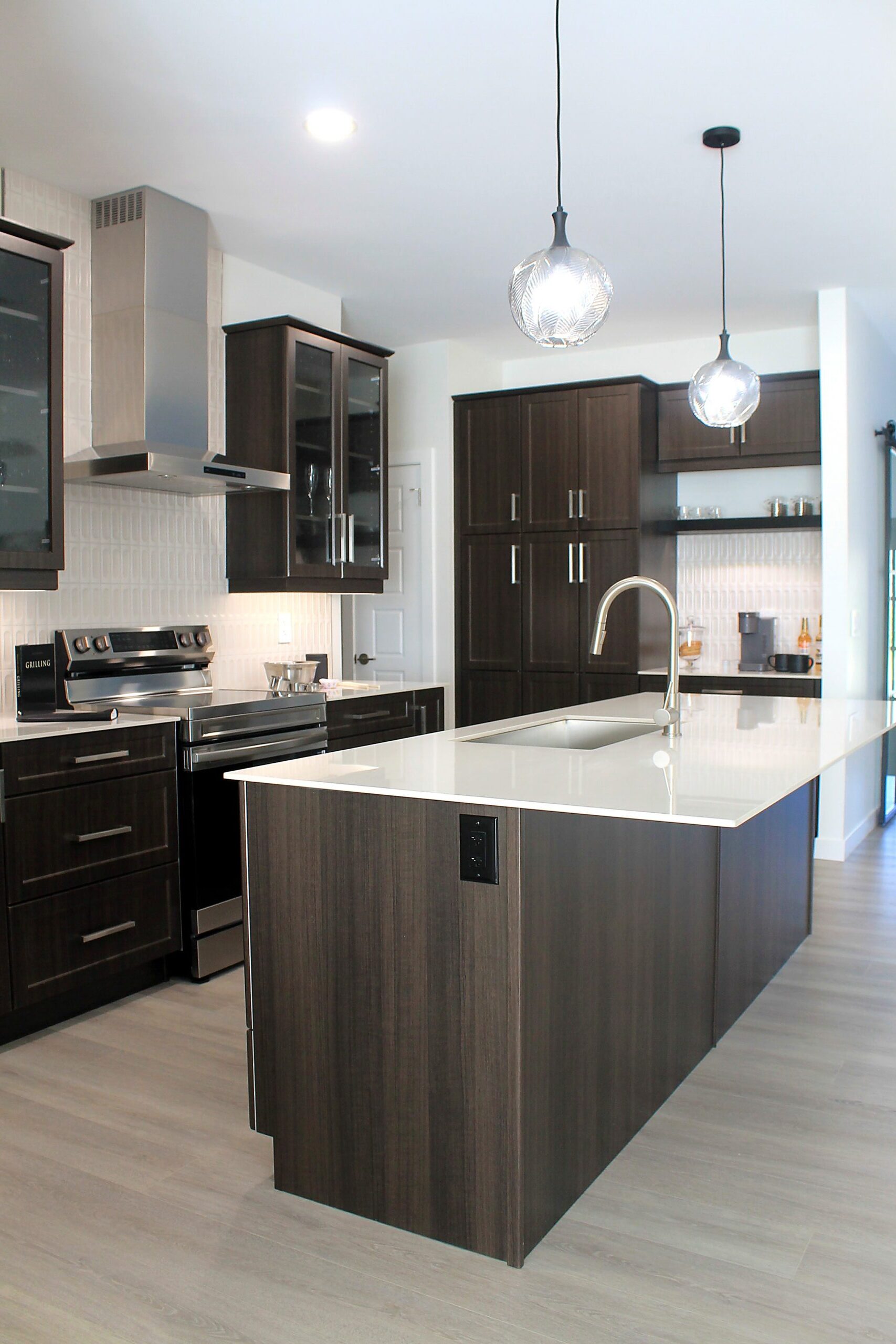 Rich, Contemporary Finish Elevates New Build Kitchen
